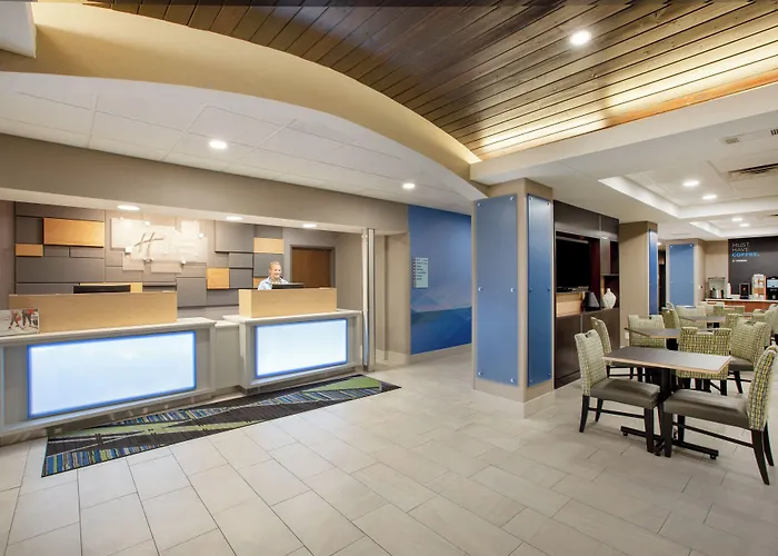 Holiday Inn Express Hotel & Suites Columbus By Ihg