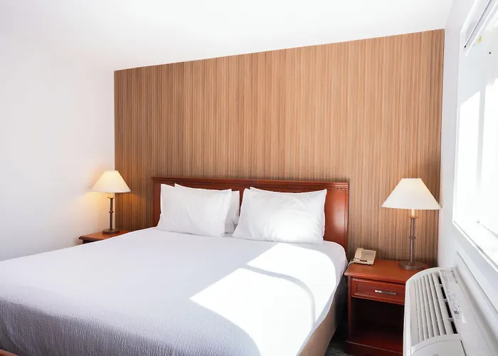 Travelodge By Wyndham Langley