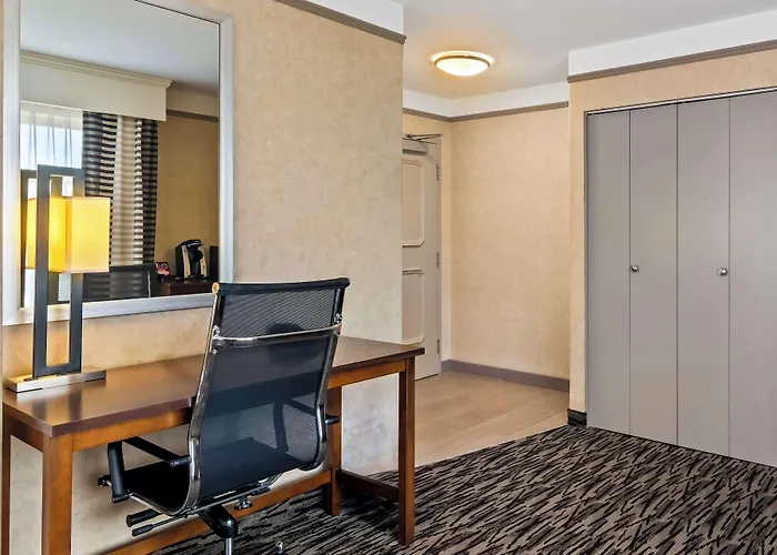 Best Western Plus Pitt Meadows Inn & Suites
