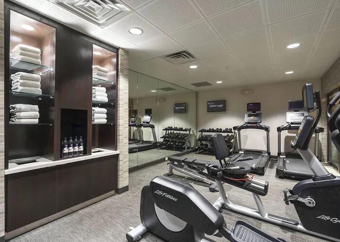 Courtyard By Marriott Cleveland Willoughby