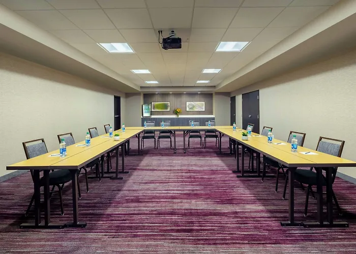 Courtyard By Marriott Dayton North