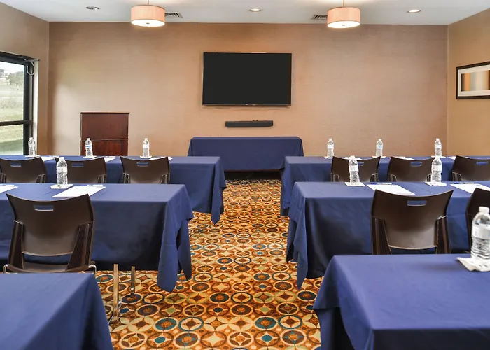 Holiday Inn Express & Suites Topeka West I-70 Wanamaker By Ihg