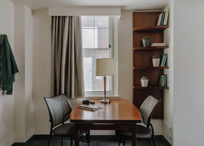 Club Quarters Hotel Rittenhouse Square, Philadelphia