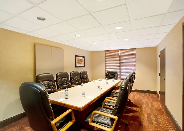 Wingate By Wyndham Raleigh Durham / Airport