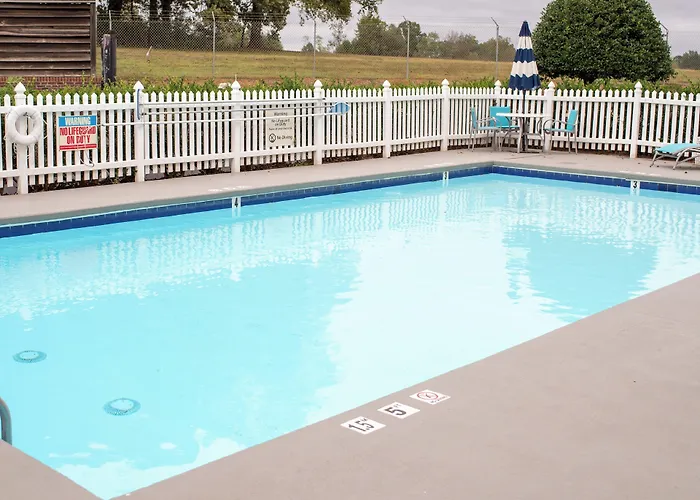 Holiday Inn Express Hotel & Suites Conover - Hickory Area By Ihg
