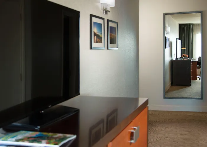 The Paramount Hotel Portland
