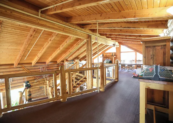 The Boulder Creek Lodge