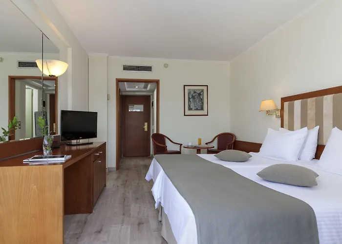 Best Western Plus Hotel Plaza