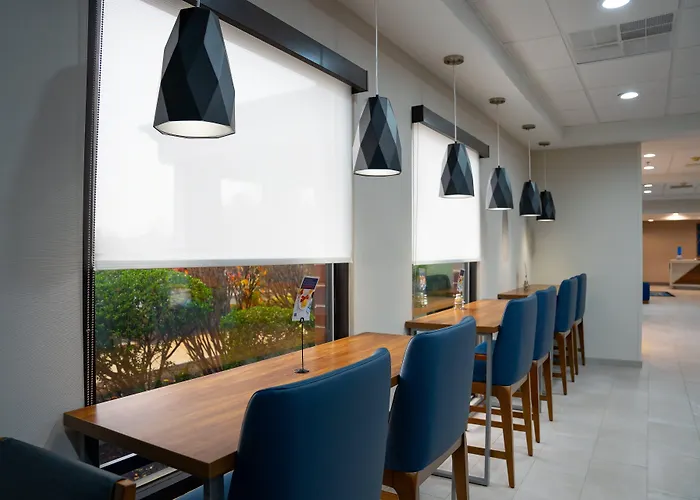 Holiday Inn Express Hotel & Suites West Chester By Ihg