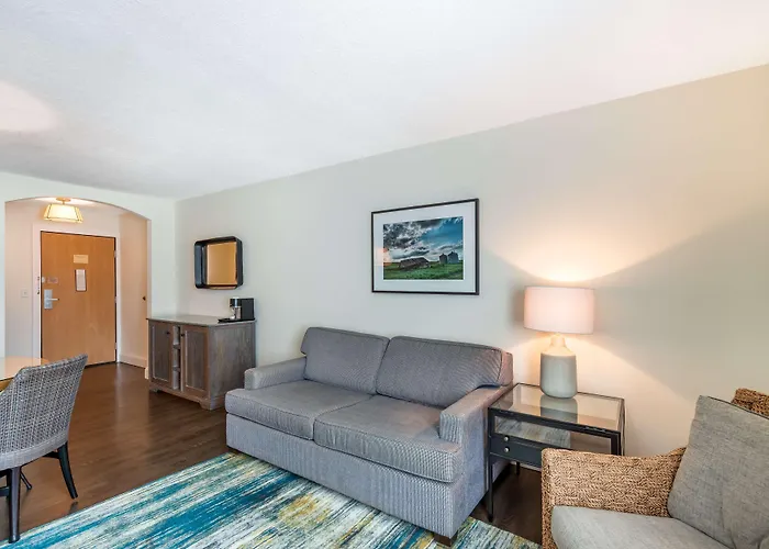 Best Western Plus University Park Inn & Suites