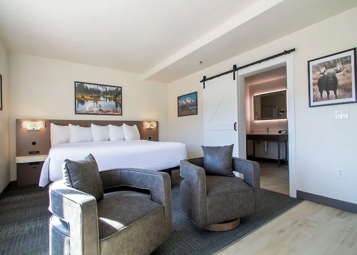 Sandpoint Hotel & Suites Downtown