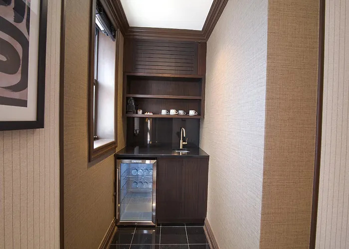 The Iroquois Times Square, A Small Luxury Hotel