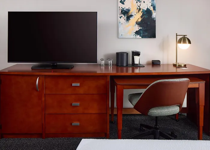 Courtyard By Marriott Fort Collins