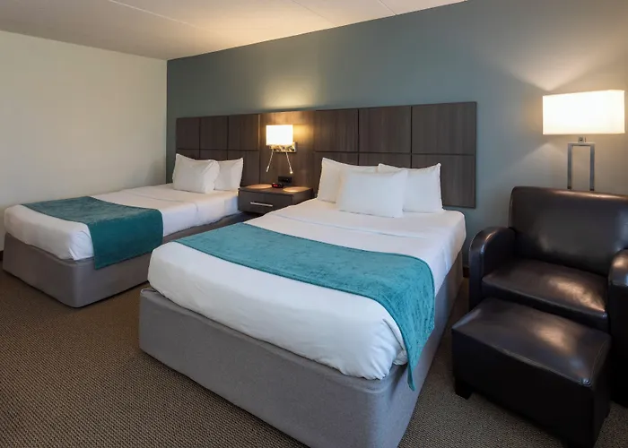 Paynesville Inn & Suites