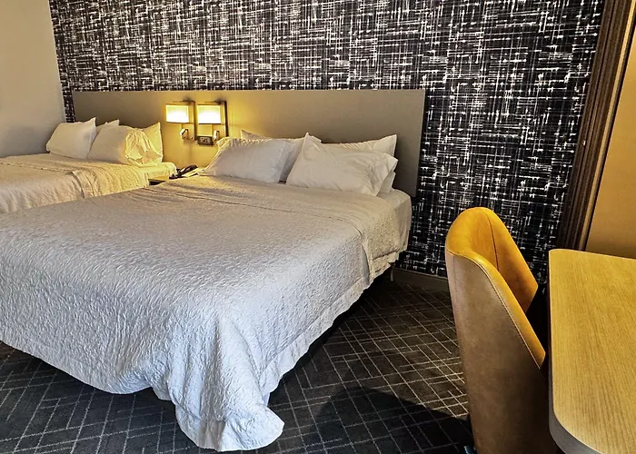 Pittsburgh Airport Inn And Suites