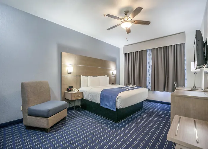 Days Inn & Suites By Wyndham Webster Nasa-Clearlake-Houston