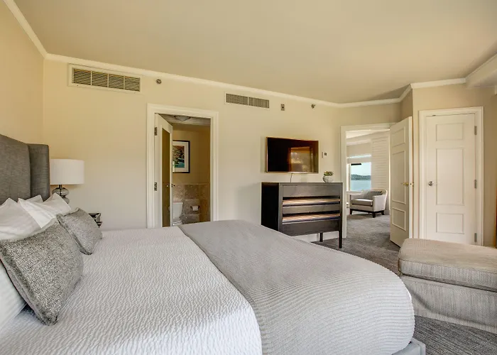 The Woodmark Hotel & Still Spa On Lake Washington