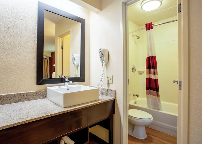 Red Roof Inn Plus+ Pittsburgh East - Monroeville
