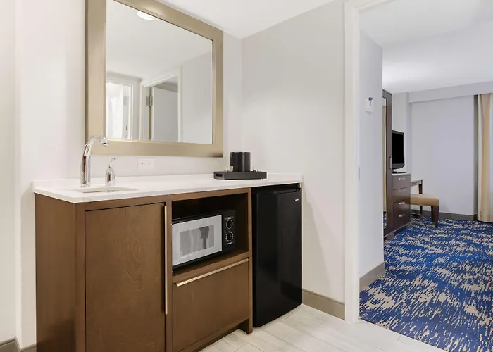 Embassy Suites By Hilton Alexandria Old Town