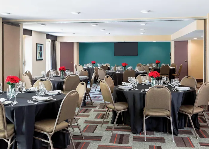Four Points By Sheraton Buffalo Grove