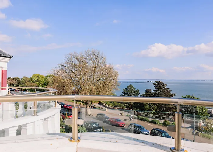 Muthu Westcliff Hotel (Near London Southend Airport)