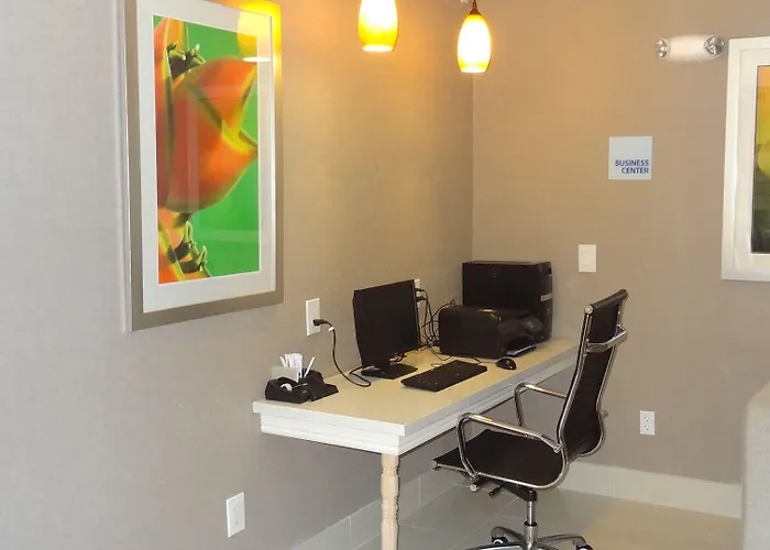 Holiday Inn Express Hotel Kansas City - Bonner Springs By Ihg