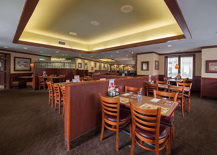 Howard Johnson Plaza By Wyndham By The Falls Niagara Falls