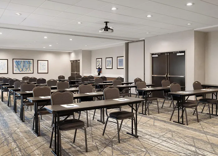 Holiday Inn Express & Suites - Tampa East - Ybor City By Ihg
