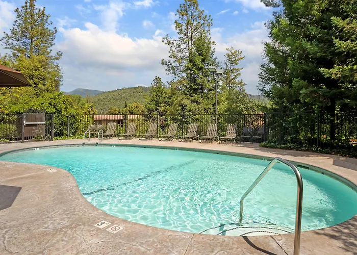 Best Western Plus Yosemite Gateway Inn