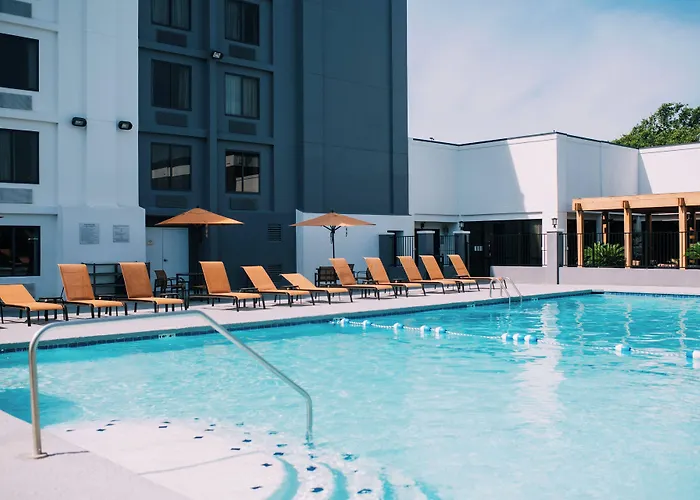Courtyard By Marriott Gulfport Beachfront