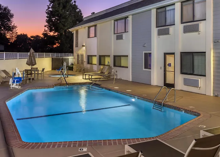Best Western Town & Country Lodge