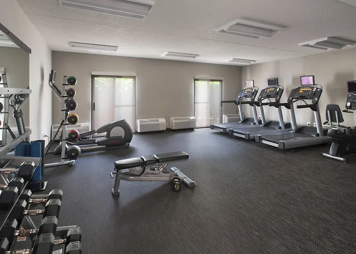 Courtyard By Marriott Lincroft Red Bank