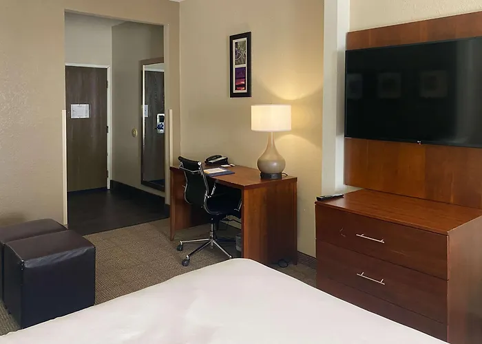 Comfort Suites Peoria I-74
