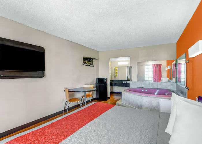 Motel 6-Calhoun, Ga