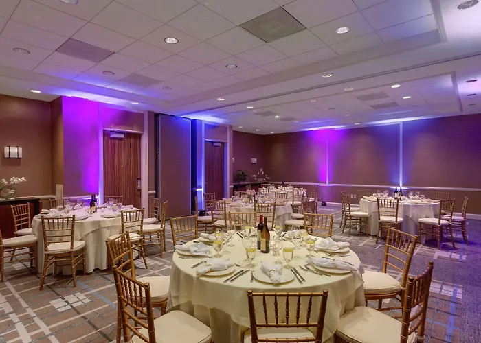 Doubletree Suites By Hilton Hotel Boston - Cambridge