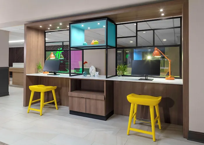 Holiday Inn & Suites Marlborough, An Ihg Hotel
