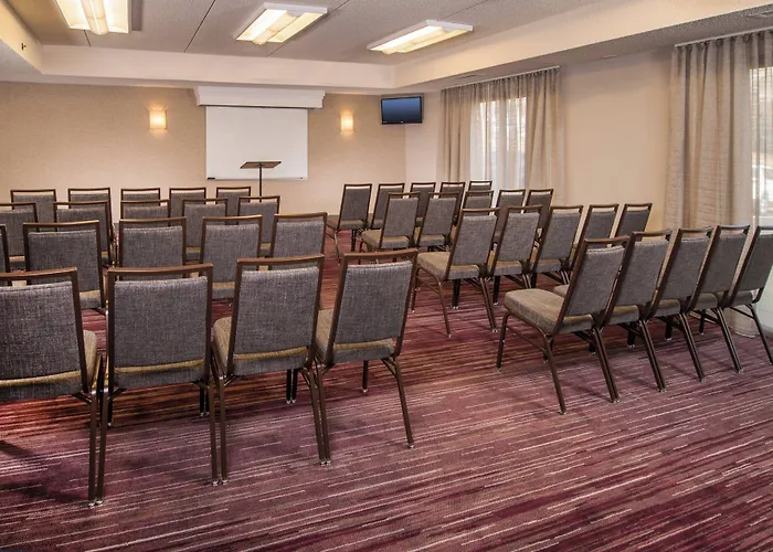 Courtyard By Marriott Dulles Airport Chantilly