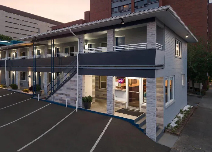Travelodge By Wyndham Everett City Center