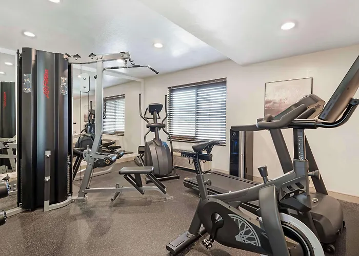 Best Western Plus Newport Mesa Inn