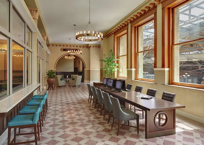 St. Louis Union Station Hotel, Curio Collection By Hilton