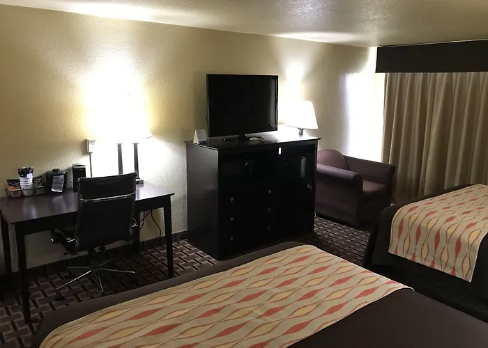 Days Inn By Wyndham Joplin