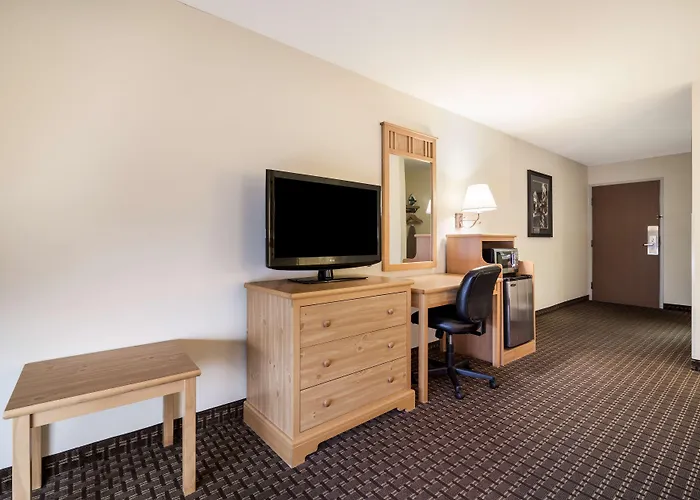Best Western Golden Spike Inn & Suites