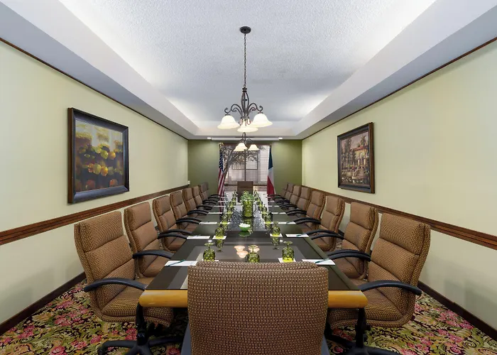 Mcm Elegante Suites Abilene
