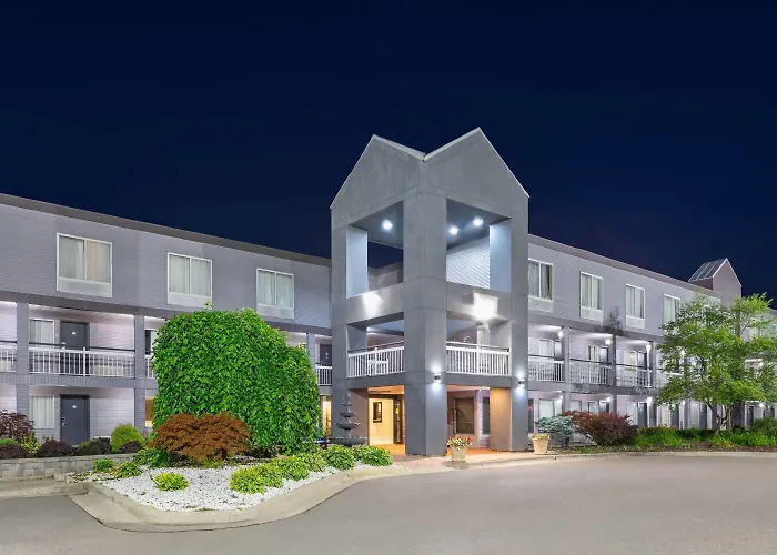 Howard Johnson By Wyndham Romulus Detroit Metro Airport
