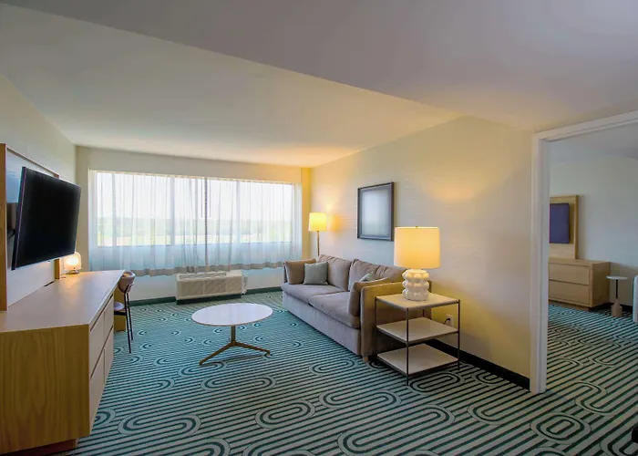 Doubletree By Hilton Clarksville Riverview
