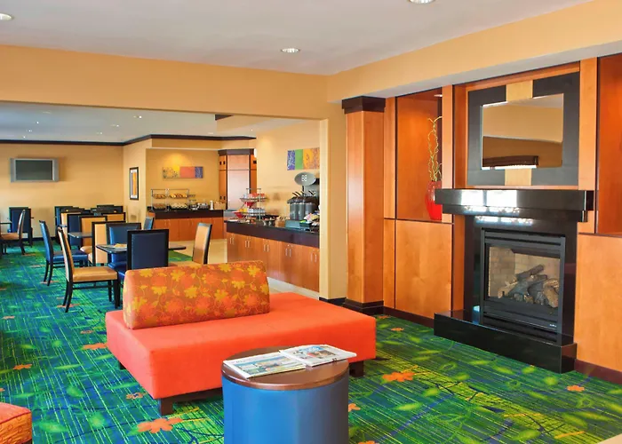 Fairfield Inn & Suites By Marriott Champaign