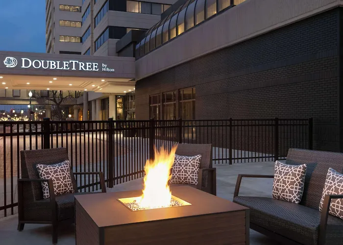 Doubletree By Hilton Canton Downtown