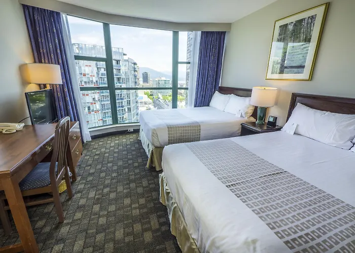 Rosedale On Robson Suite Hotel