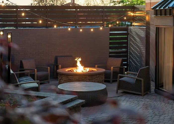 Courtyard Cleveland Beachwood