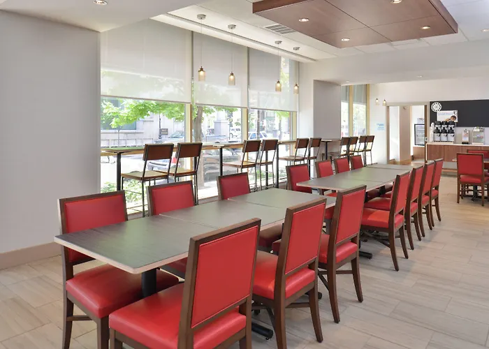 Holiday Inn Express&Suites Buffalo Downtown, NY